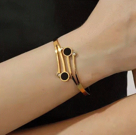 Zircon Cuff Bangle ( UAE Delivery Time: 1-3 Days )  :